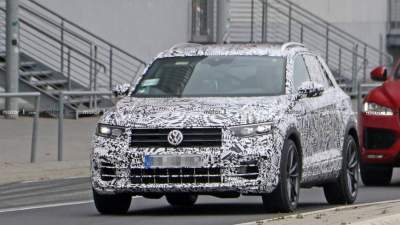Фото нового кроссовера VW T-Roc R "слили" в Сеть