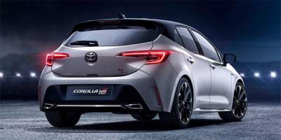 Toyota анонсировала две новых версии Corolla