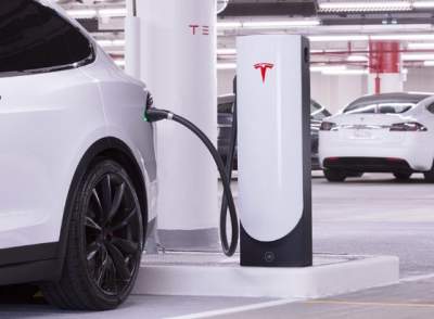 Зарядная инфраструктура Tesla будет установлена в Украине