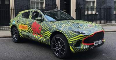 Внедорожник Aston Martin DBX появился на улицах Лондона