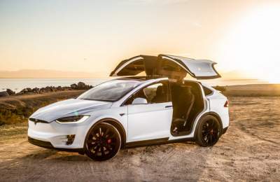 Электрокары Tesla получат режим «вечеринки» 