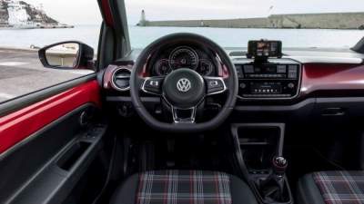 В Сети появились снимки обновленного хэтчбека Volkswagen