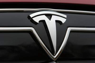 Tesla создаст электрический минимобиль на одного человека