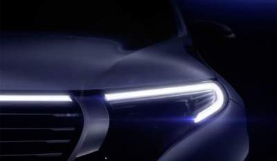 Mercedes показала дизайн электрического кроссовера EQC