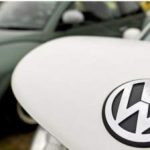 Volkswagen предупредил о задержке поставок половины моделей авто