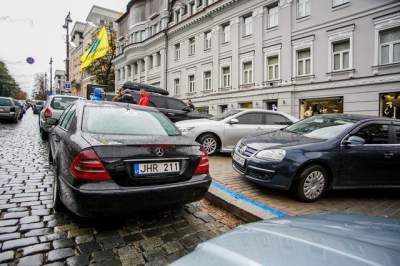 В Украине оттягивают принятие законов по растаможке авто