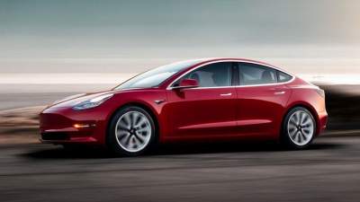 Tesla готовит к выпуску бюджетную Model 3