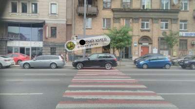 В Киеве сфотографировали еще одного "героя парковки"
