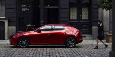 Mazda презентовала новую "тройку"