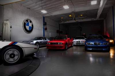 Коллекционер продает 13 новых BMW М-серии
