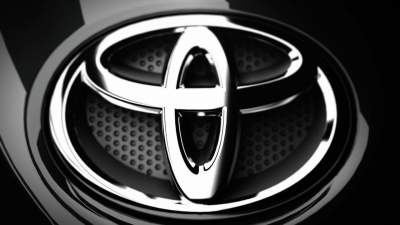 Toyota показала новый седан Corolla
