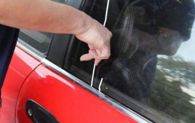 Как открыть авто, если ключи остались внутри
