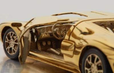 Копию Ford GT из золота пустят с молотка
