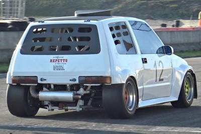 Тюнеры превратили старый Fiat в мощное гоночное авто
