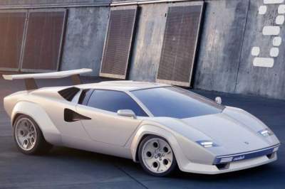 Дизайнер добавил современности легендарной модели Lamborghini