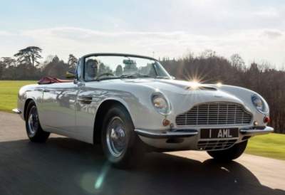 Aston Martin превращает старые авто в электромобили