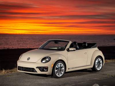 Volkswagen презентовала две финальных версии Beetle