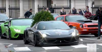 Ferrari из Украины провез елку по улицам Лондона