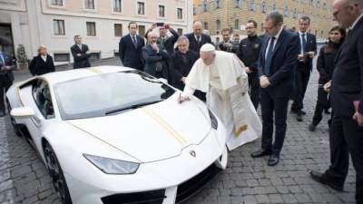 Бывший суперкар Папы Римского разыграют в лотерею