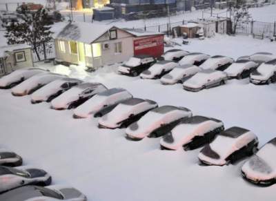 Эксперты назвали главное правило зимней парковки