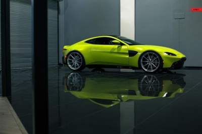 Представлен доработанный суперкар Aston Martin Vantage