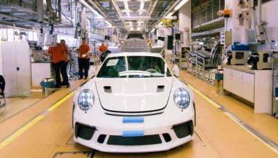 Porsche анонсировала электровнедорожник