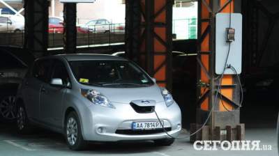 В Украине обяжут строить зарядки для электрокаров на парковках