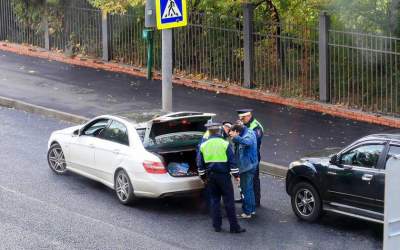Названы законные случаи, когда полиция может обыскать автомобиль