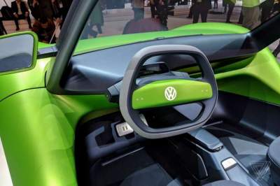 На Женевском автосалоне показали бездверный электрический кабриолет