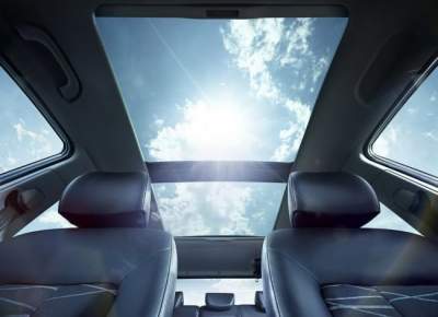 Эксперты назвали достоинства панорамной крыши в автомобиле