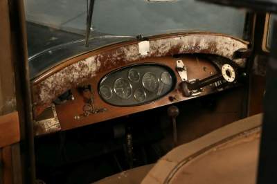 В бельгийском сарае нашли три классических модели Bugatti