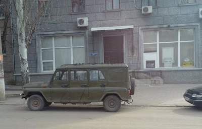 На украинской дороге засняли редкий шестидверный УАЗ