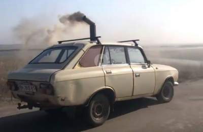 Украинец установил дровяную печь в салон автомобиля