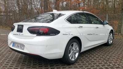 Обновленный Opel Insignia Grand Sport показали на “живых” фотографиях
