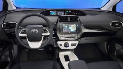 Toyota представила Prius AWD-i для европейского рынка